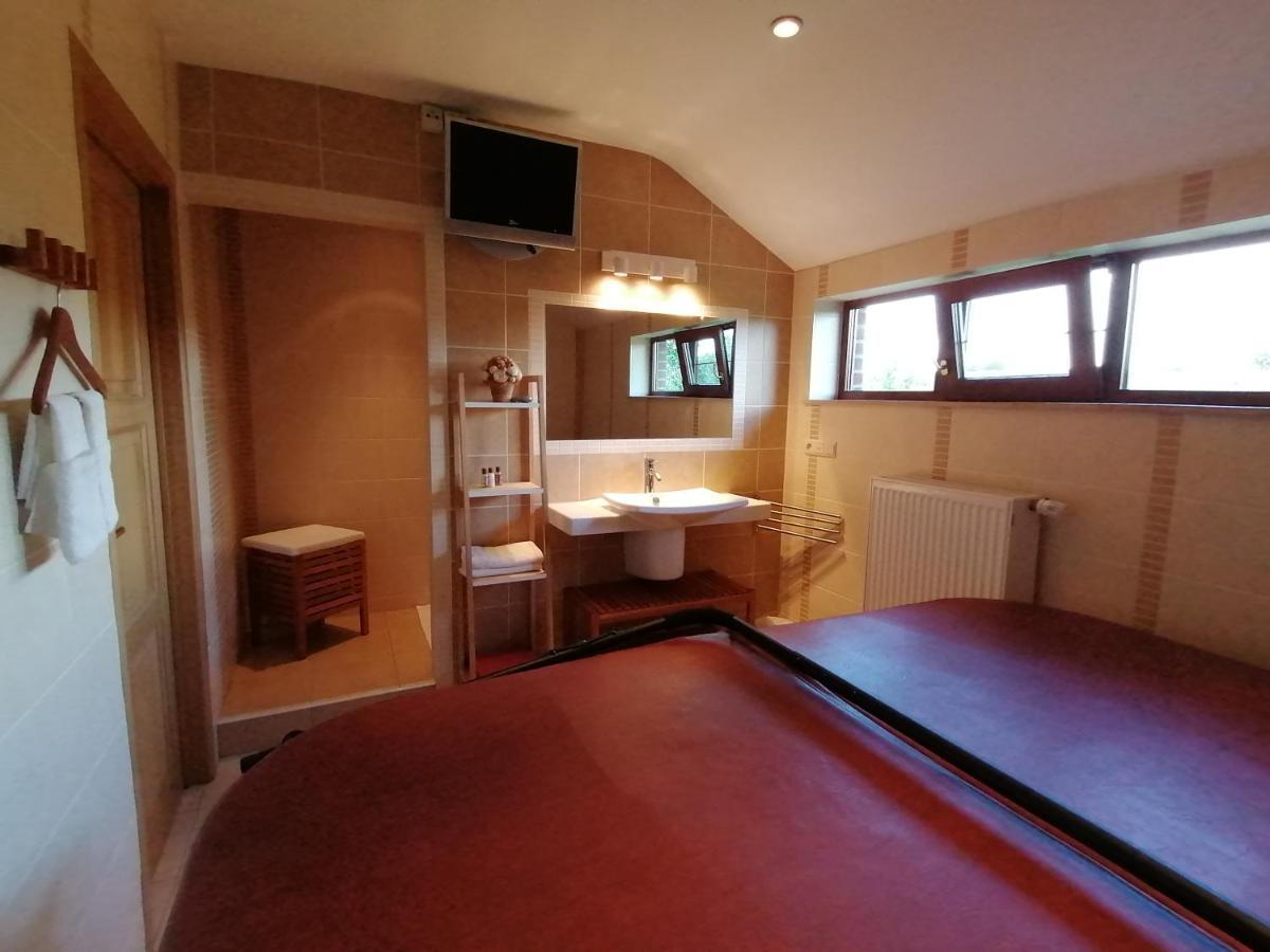 L'Atelier D'Arthur - Gite Chaleureux Avec Jacuzzi. 特纳维耶 外观 照片